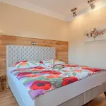 דירה Trate With Shared Pool And Garden *