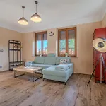 Trate With Shared Pool And Garden דירה ליוטומר