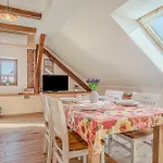 דירה Trate With Shared Pool And Garden ליוטומר