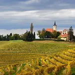 דירה Trate With Shared Pool And Garden