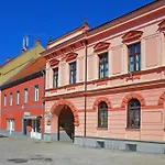 Lejlighed Trate With Shared Pool And Garden Ljutomer