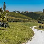 Lejlighed Trate With Shared Pool And Garden Ljutomer