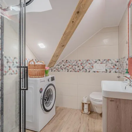 Apartman Trate With Shared Pool And Garden