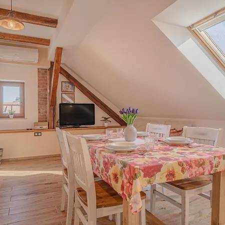 Apartman Trate With Shared Pool And Garden Norsinci pri Ljutomeru