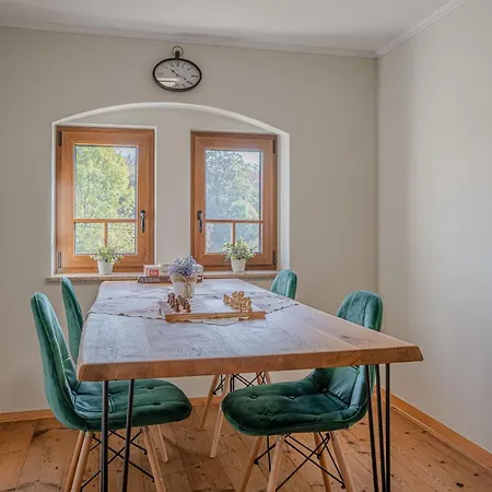 Trate With Shared Pool And Garden Apartment *