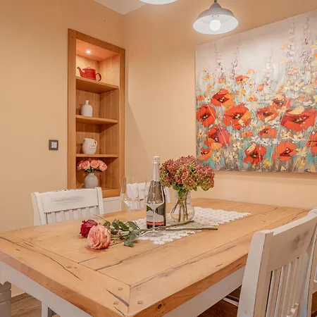 Apartman Trate With Shared Pool And Garden *