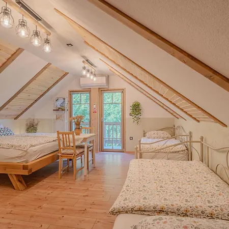 Apartmán Trate With Shared Pool And Garden Ljutomer