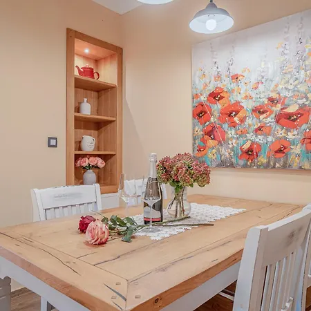 דירה Trate With Shared Pool And Garden ליוטומר