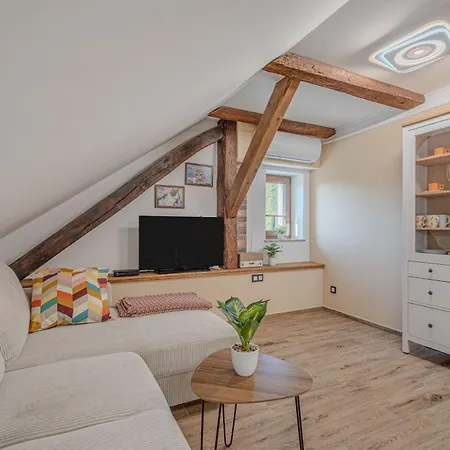 Trate With Shared Pool And Garden شقة *