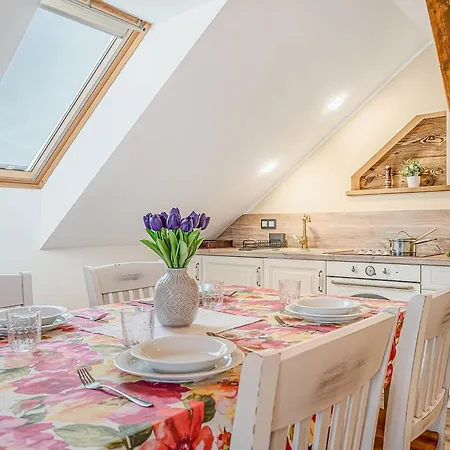 Apartmán Trate With Shared Pool And Garden