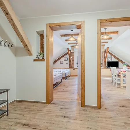 Apartmán Trate With Shared Pool And Garden