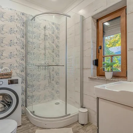 Apartmán Trate With Shared Pool And Garden Ljutomer