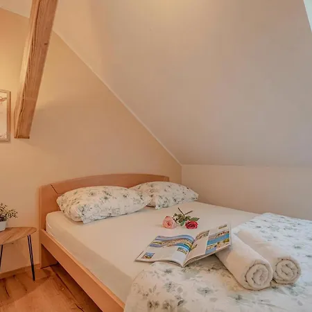 Apartmán Trate With Shared Pool And Garden Ljutomer