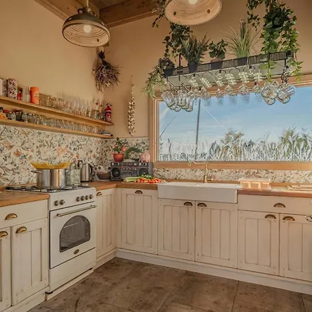 Apartmán Trate With Shared Pool And Garden *