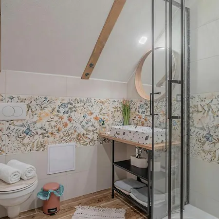 Apartmán Trate With Shared Pool And Garden Ljutomer
