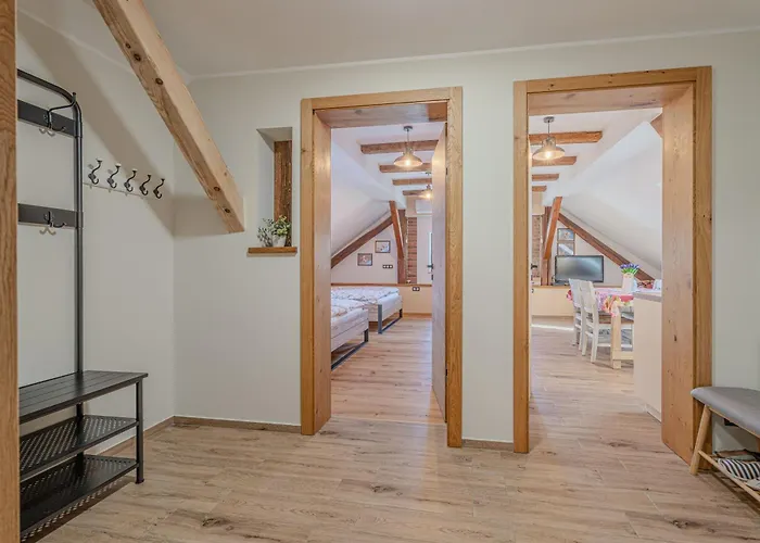 Trate With Shared Pool And Garden ليوتومير