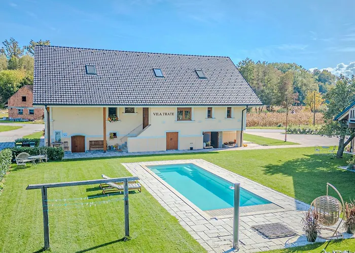 Trate With Shared Pool And Garden Appartamento