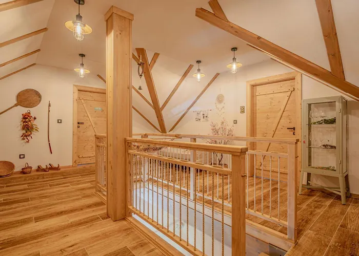 Trate With Shared Pool And Garden ليوتومير