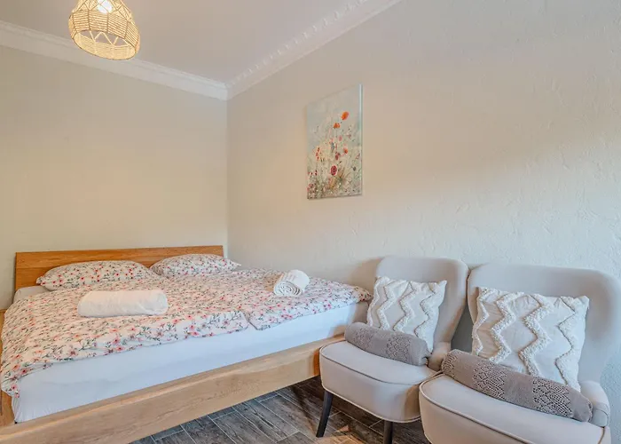 Trate With Shared Pool And Garden * Ljutomer