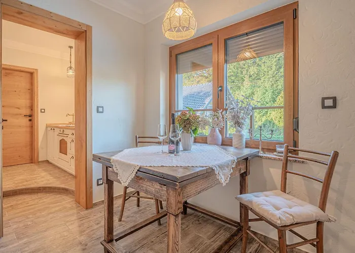 Trate With Shared Pool And Garden شقة